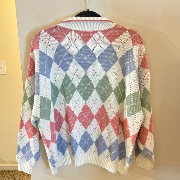 Vintage woman’s argyle print sweater with collar - Picture 3 of 8